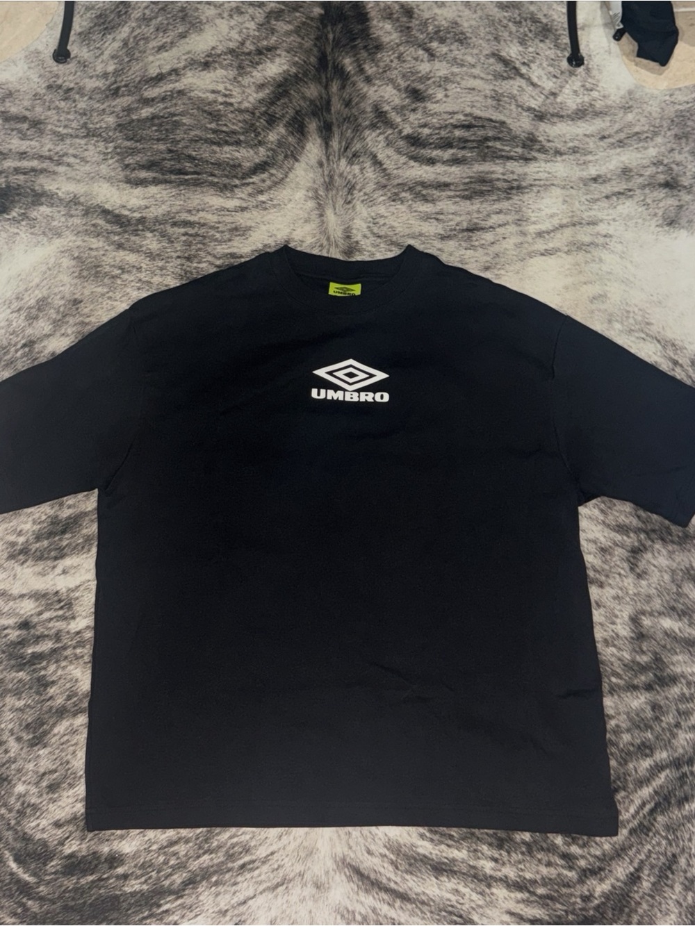 UMBRO Pacsun Black Cropped Mens Tee Medium